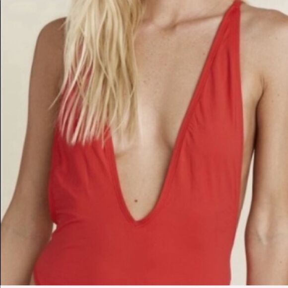 Deep Plunge One Piece Swimsuit‎ - Picture 7 of 15